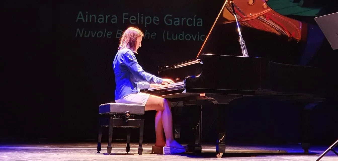 El Teatro del CDS acogía el concierto de piano ‘Música con encanto’. Fotos EMM