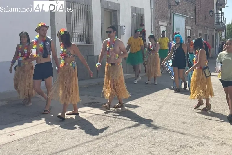 Santiago de la Puebla disfrutaba este sábado de su Pasacalles acuatico