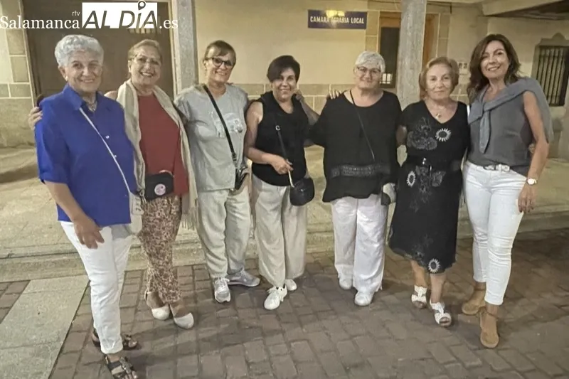 Foto 3 - El emotivo preg&oacute;n del doctor Alfonso S&aacute;nchez da la bienvenida a unas esperadas fiestas patronales en Santiago de la Puebla