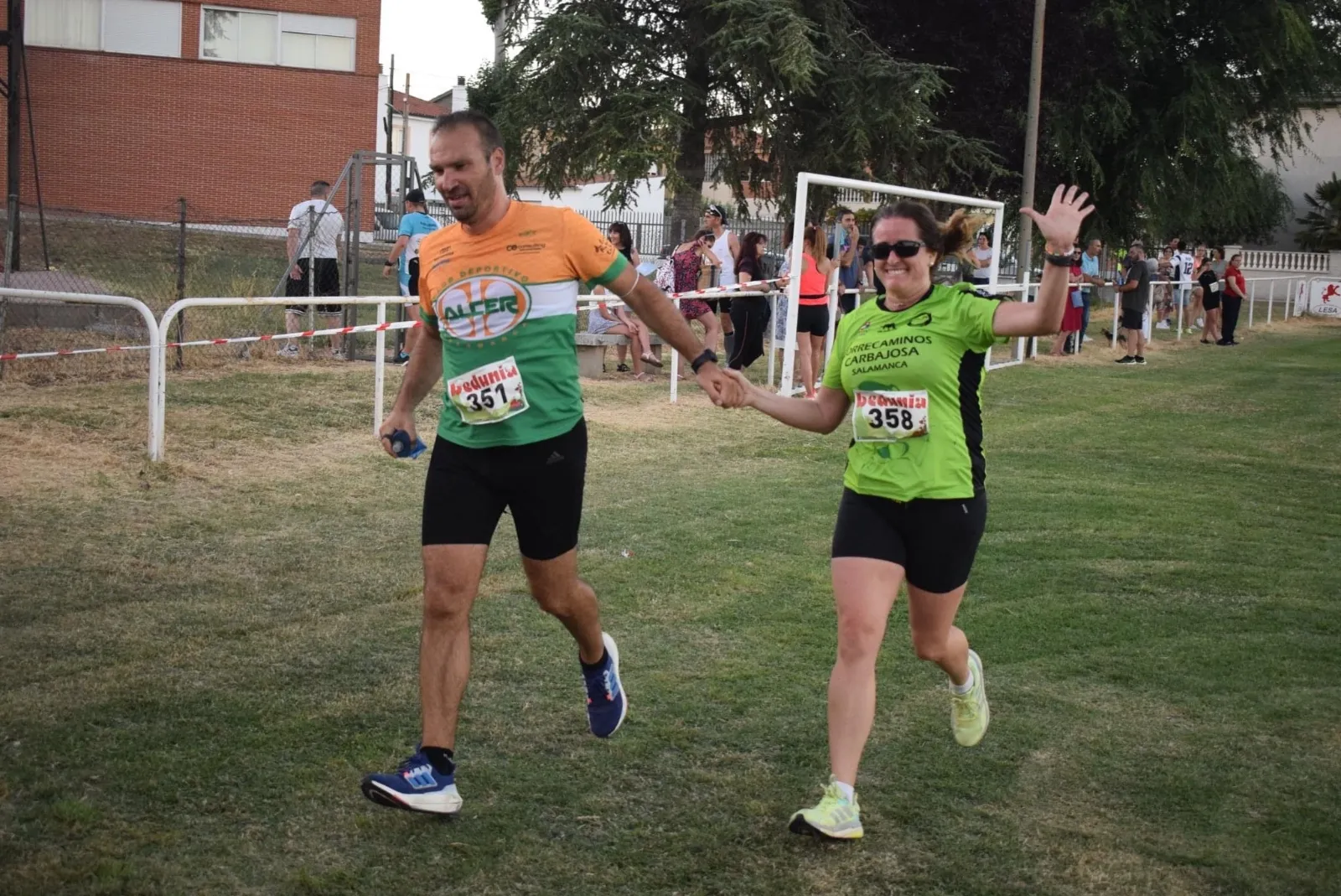 Foto 8 - La XIV Carrera Popular de Villoruela corona a Alberto Marcos y Ver&oacute;nica S&aacute;nchez