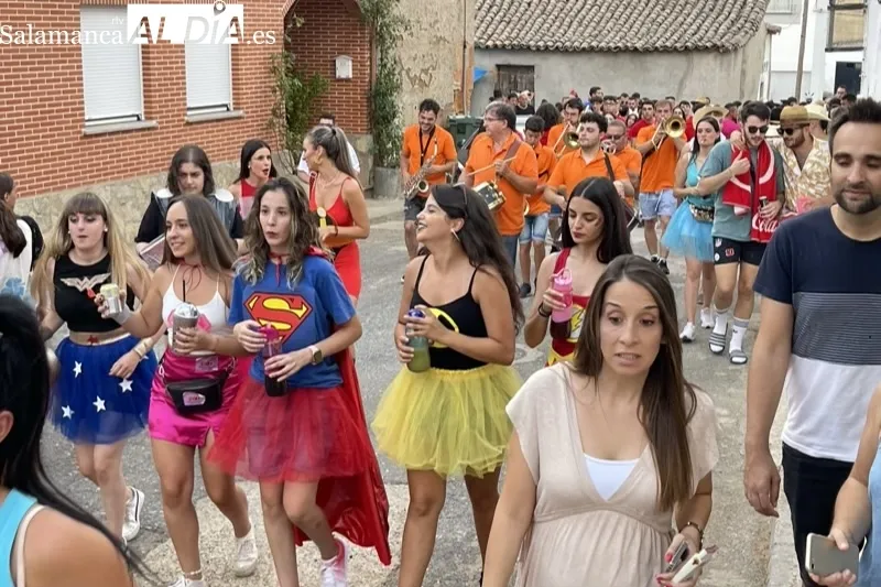 Foto 11 - Villoruela se llena de color, ambiente y emoci&oacute;n para dar la bienvenida a sus fiestas patronales