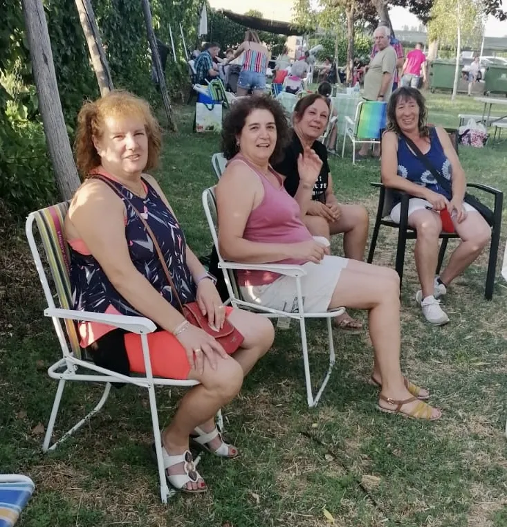 Foto 4 - Villoruela dice adi&oacute;s a las fiestas con una multitudinaria merienda
