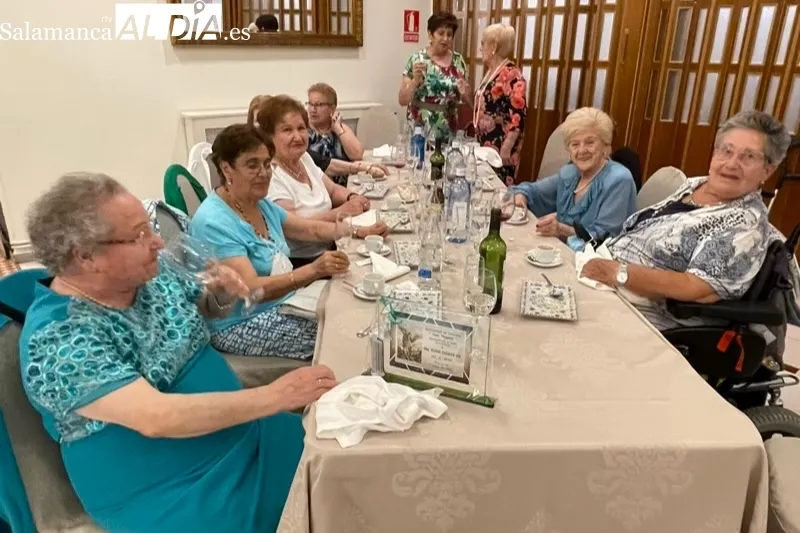 La asociaciòn de mayores San Miguel ha retomado su fiesta anual este viernes