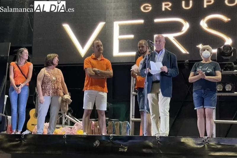 Foto 2 - El emotivo preg&oacute;n del doctor Alfonso S&aacute;nchez da la bienvenida a unas esperadas fiestas patronales en Santiago de la Puebla