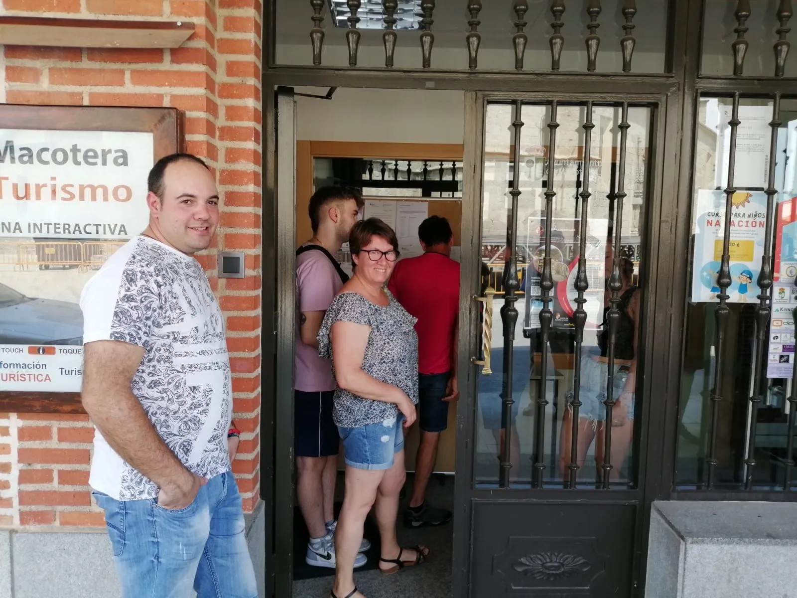 Foto 5 - Vega Garc&iacute;a y &Aacute;lvaro Serrano, elegidos reyes de las ilusionadas Cortes de Honor para las fiestas de San Roque 2022 en Macotera