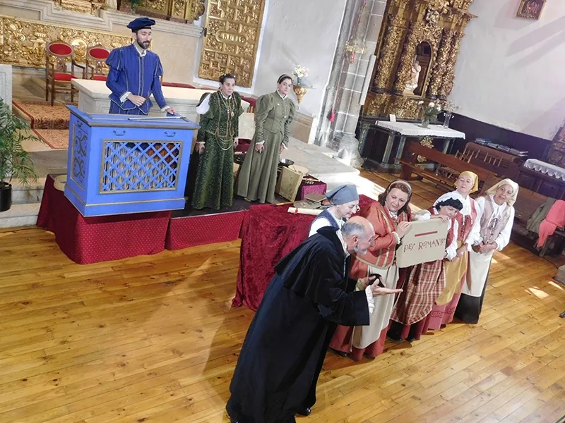 Foto 2 - &ldquo;Buscando a Nebrija&rdquo; llega a Candelario que aplaude emocionado al Grupo de Teatro Lazarillo de Tormes