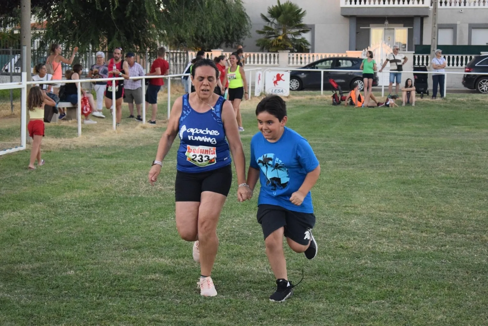 Foto 2 - La XIV Carrera Popular de Villoruela corona a Alberto Marcos y Ver&oacute;nica S&aacute;nchez