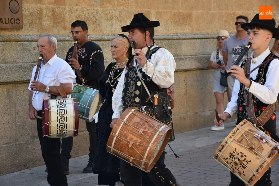 Foto 3 - Emocionante subida de El Mariquelo hasta el cupul&iacute;n de la Catedral de Ciudad Rodrigo