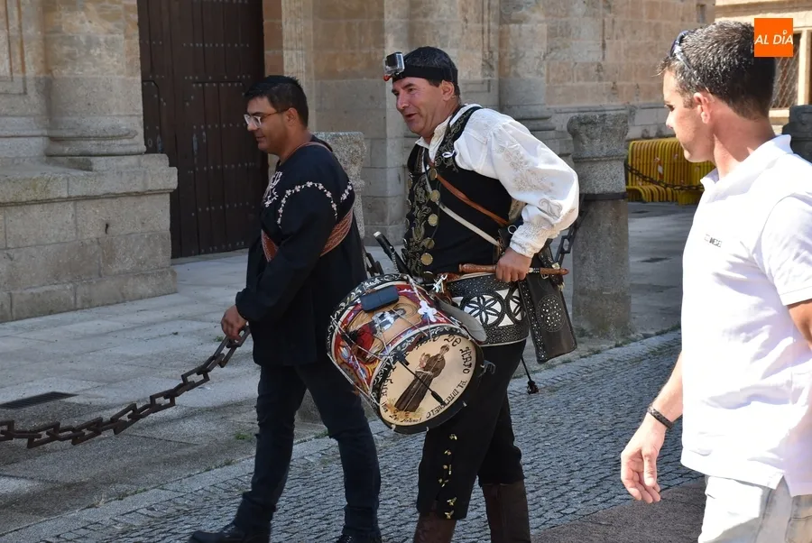 Foto 9 - Emocionante subida de El Mariquelo hasta el cupul&iacute;n de la Catedral de Ciudad Rodrigo