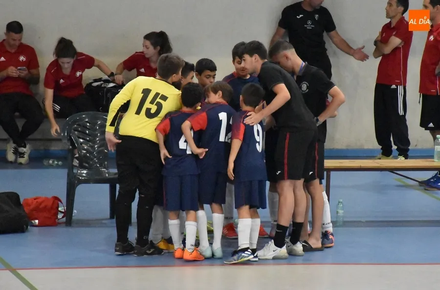 Foto 6 - InterSala triunfa en tierras mirobrigenses en el intenso torneo hispano-luso de f&uacute;tbol sala