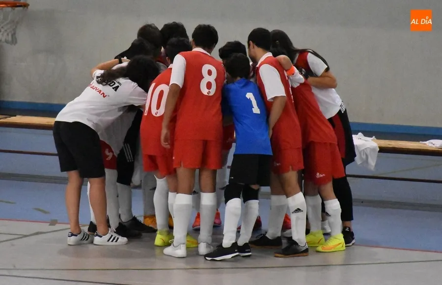 Foto 7 - InterSala triunfa en tierras mirobrigenses en el intenso torneo hispano-luso de f&uacute;tbol sala