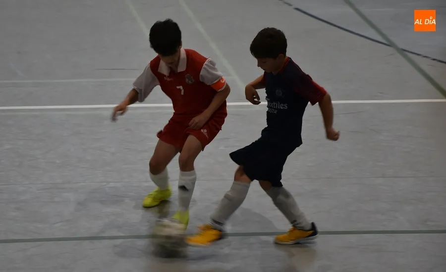 Foto 11 - InterSala triunfa en tierras mirobrigenses en el intenso torneo hispano-luso de f&uacute;tbol sala