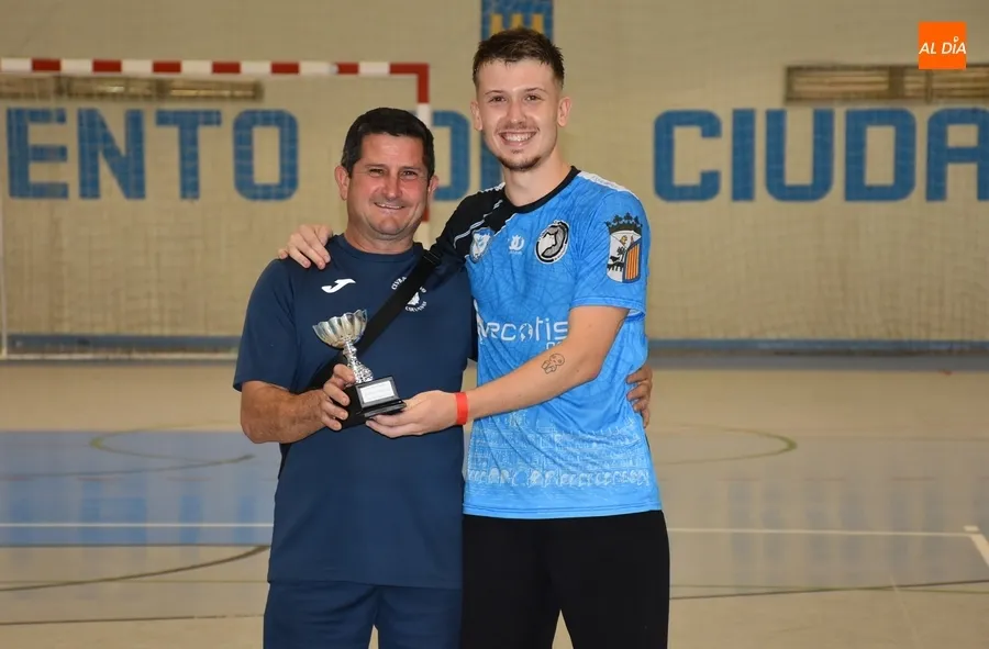 Foto 5 - El Real Brazzers FC triunfa en el 4&ordm; Torneo 48 Horas del III Columnas