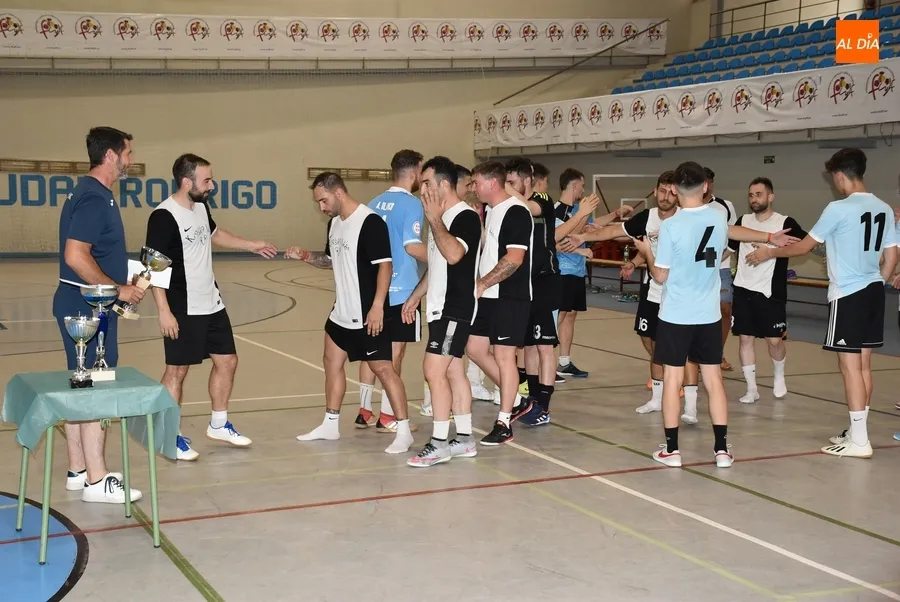 Foto 9 - El Real Brazzers FC triunfa en el 4&ordm; Torneo 48 Horas del III Columnas