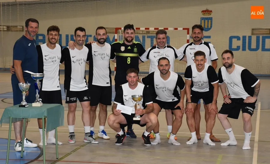Foto 10 - El Real Brazzers FC triunfa en el 4&ordm; Torneo 48 Horas del III Columnas