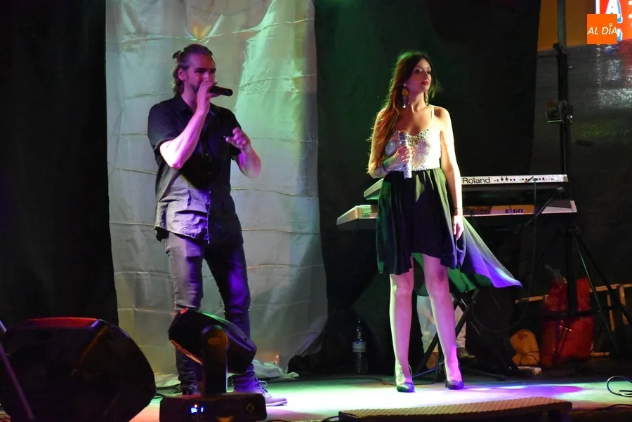 Foto 4 - El Tr&iacute;o Yoliva anima con su m&uacute;sica la noche sabatina en Santa Ana