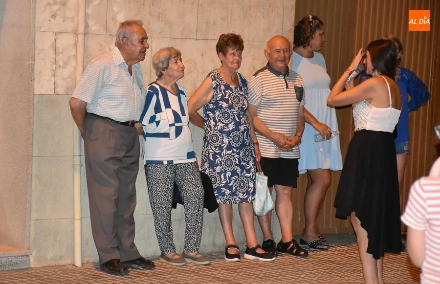 Foto 6 - El Tr&iacute;o Yoliva anima con su m&uacute;sica la noche sabatina en Santa Ana