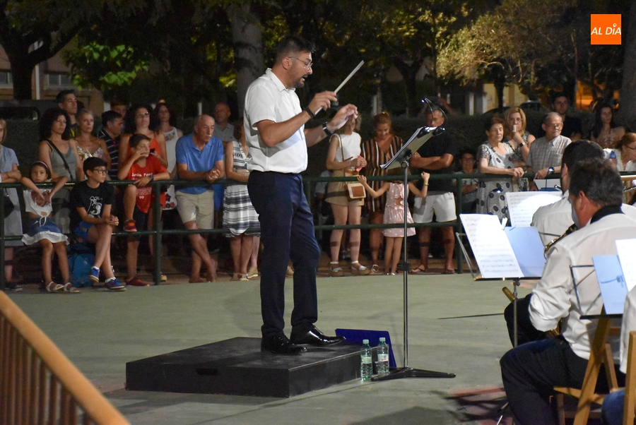 Foto 3 - La Banda de Música retorna a La Glorieta en la apertura del ciclo de actuaciones nocturnas