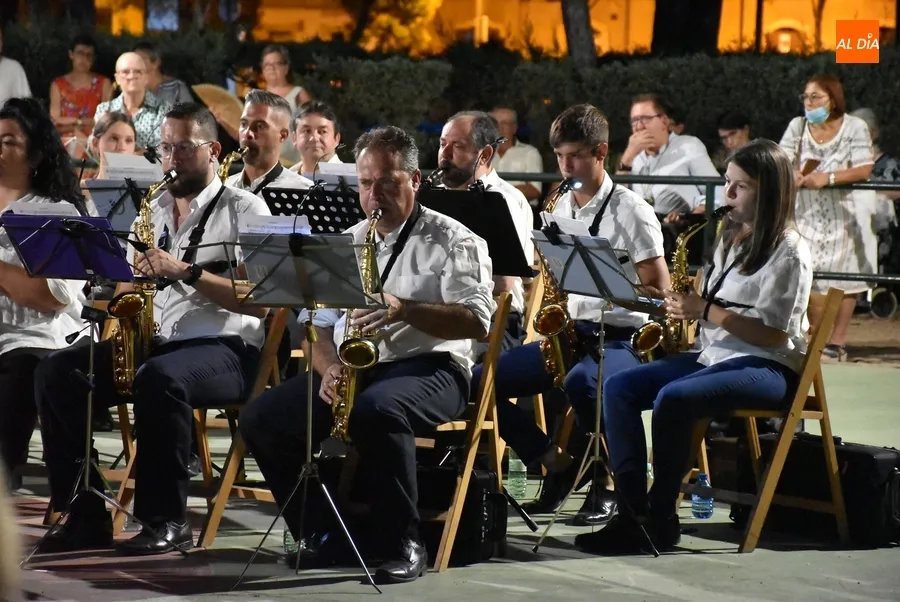 Foto 7 - La Banda de M&uacute;sica retorna a La Glorieta en la apertura del ciclo de actuaciones nocturnas