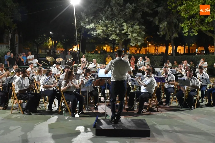 Foto 9 - La Banda de M&uacute;sica retorna a La Glorieta en la apertura del ciclo de actuaciones nocturnas