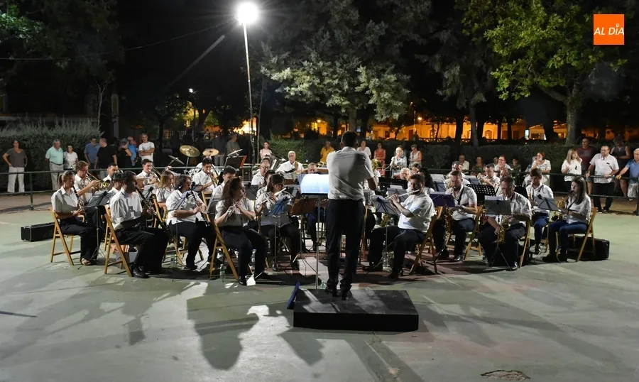Foto 10 - La Banda de M&uacute;sica retorna a La Glorieta en la apertura del ciclo de actuaciones nocturnas