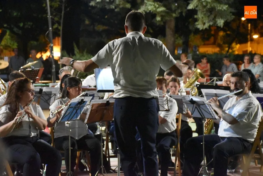 Foto 11 - La Banda de M&uacute;sica retorna a La Glorieta en la apertura del ciclo de actuaciones nocturnas