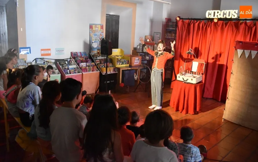 Foto 4 - La Biblioteca Municipal abre sus puertas a &lsquo;El Gran Calib&aacute;n&rsquo;
