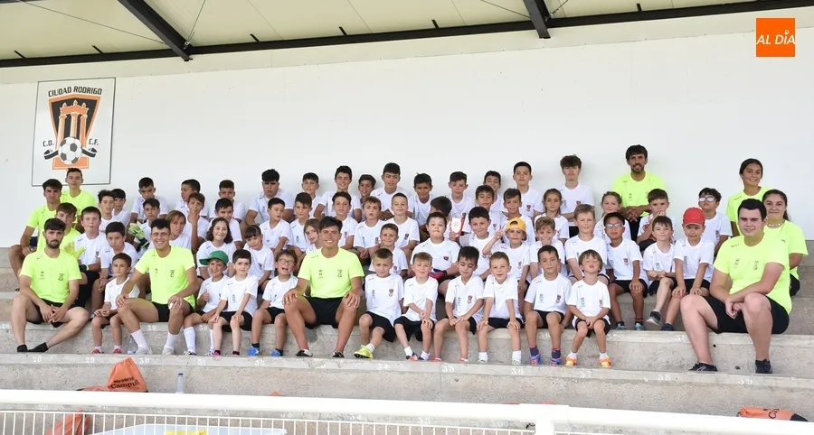 Foto 3 - Arranca el 7&ordm; Mir&oacute;briga Campus con la visita de su antigua alumna y monitora Carmen &Aacute;lvarez