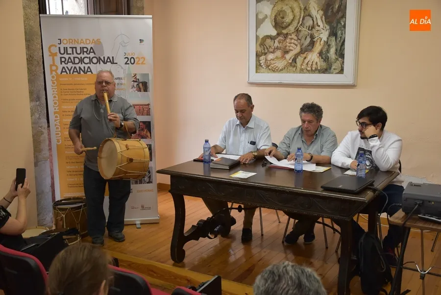 Foto 6 - Arrancan las Jornadas de Cultura Tradicional Rayana con una mezcla de veteran&iacute;a y juventud