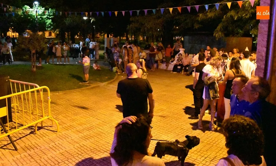 Foto 4 - Gran animaci&oacute;n en el concierto de Akay Flamenco en el barrio de San Andr&eacute;s