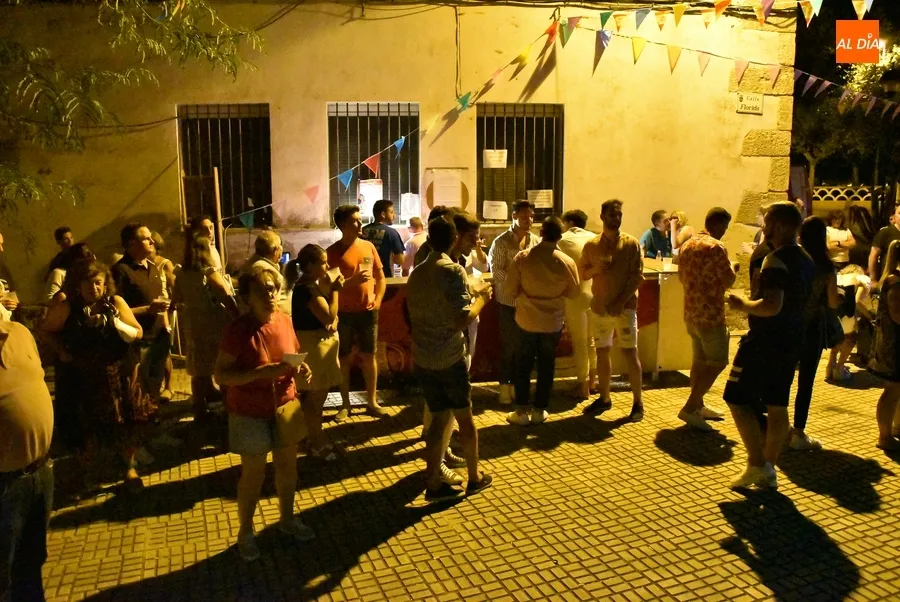 Foto 7 - Gran animaci&oacute;n en el concierto de Akay Flamenco en el barrio de San Andr&eacute;s
