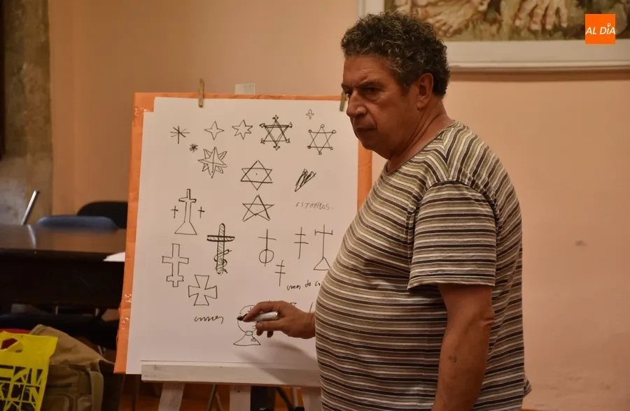 Foto 5 - Carlos Garc&iacute;a Medina abre con una sesi&oacute;n de dibujo etnogr&aacute;fico los talleres de cultura