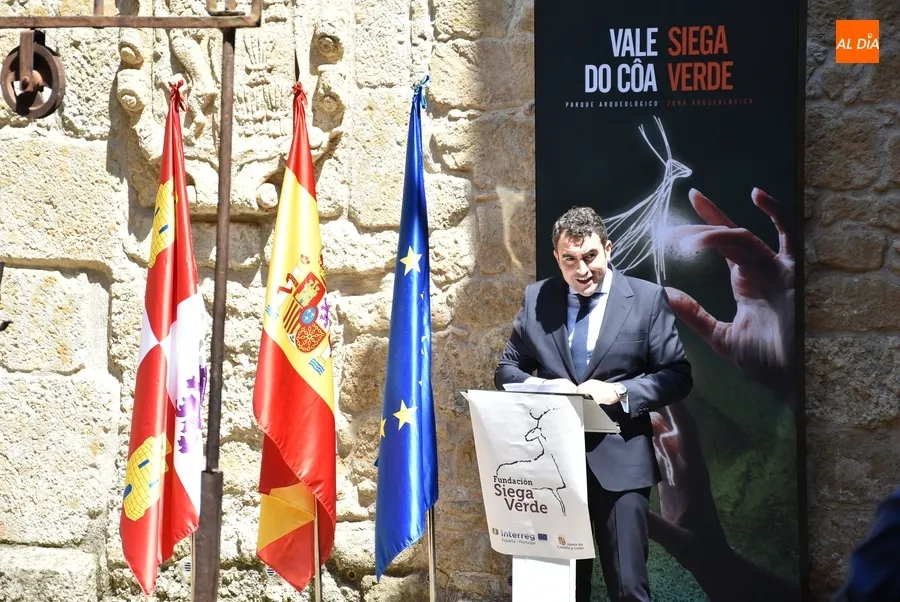 Foto 2 - Los &Aacute;guila recibe una nueva exposici&oacute;n sobre Siega Verde y el Vale do C&ocirc;a