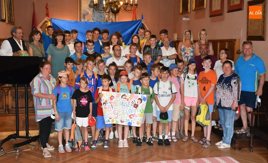 Foto 9 - Medio centenar de ni&ntilde;os y j&oacute;venes de Ucrania pasan una jornada en Ciudad Rodrigo