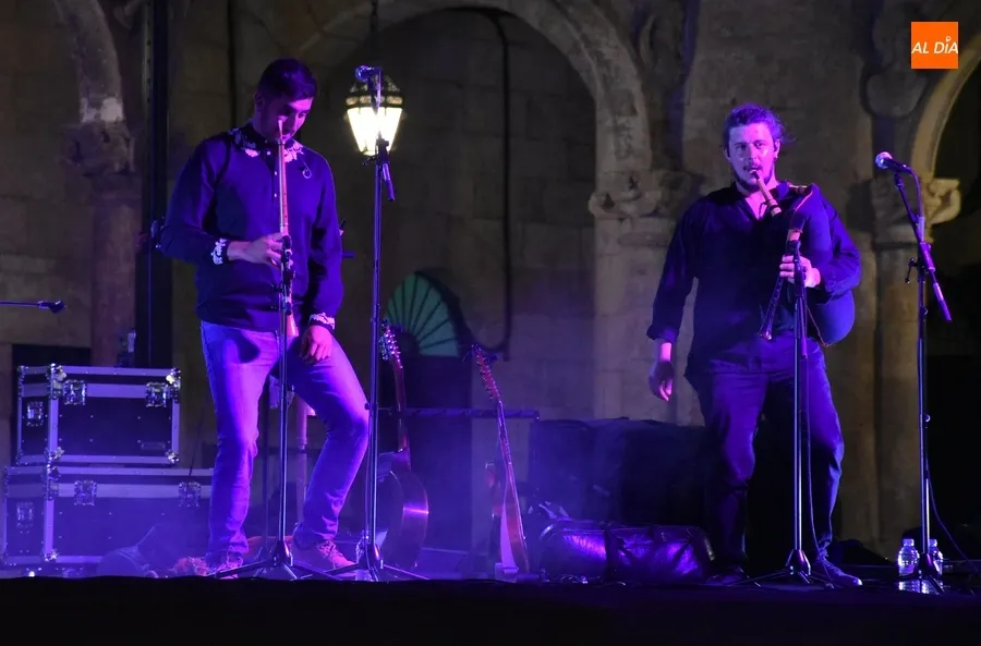 Foto 5 - El grupo portugu&eacute;s Tragsa anima la velada del mi&eacute;rcoles en la Plaza Mayor