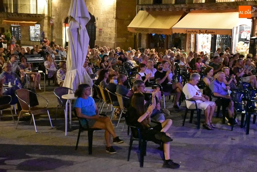 Foto 9 - Noche de cine en la Plaza Mayor con la Orquesta de C&aacute;mara del Casino de Salamanca