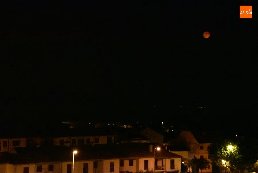 Foto 4 - 1Foto: Luna llena de fuego