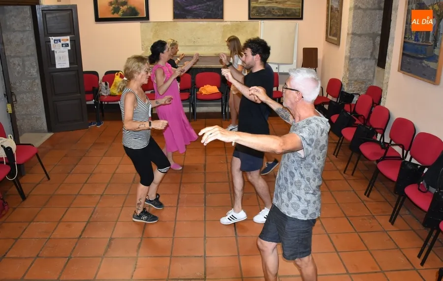 Foto 4 - Turno para el baile en las Jornadas de Cultura Tradicional Rayana