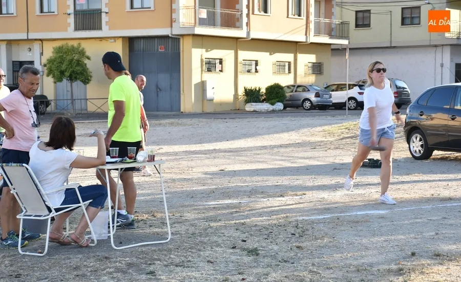 Foto 5 - El barrio de Las Canteras abre sus fiestas vecinales jugando a la calva