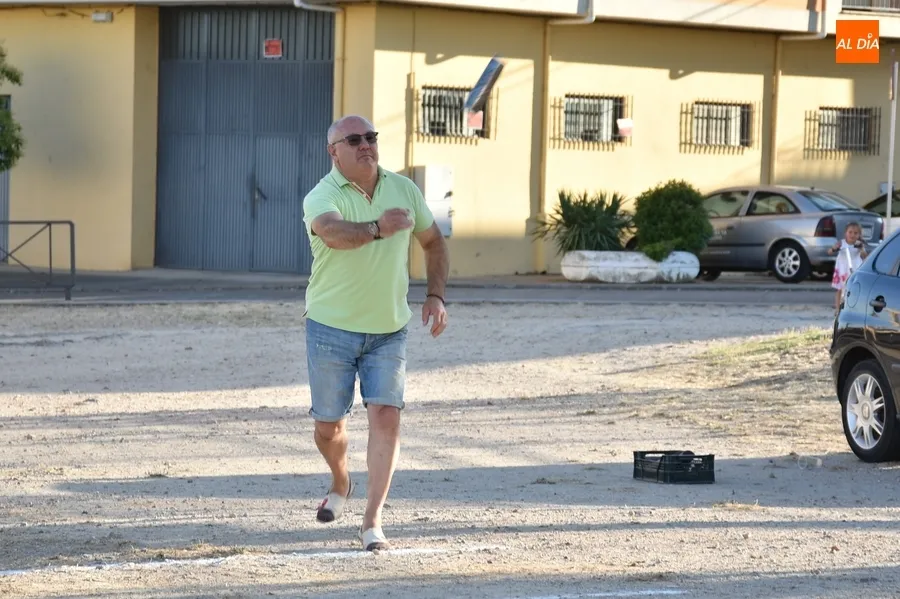 Foto 6 - El barrio de Las Canteras abre sus fiestas vecinales jugando a la calva