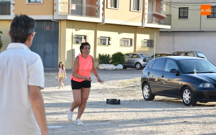 Foto 7 - El barrio de Las Canteras abre sus fiestas vecinales jugando a la calva