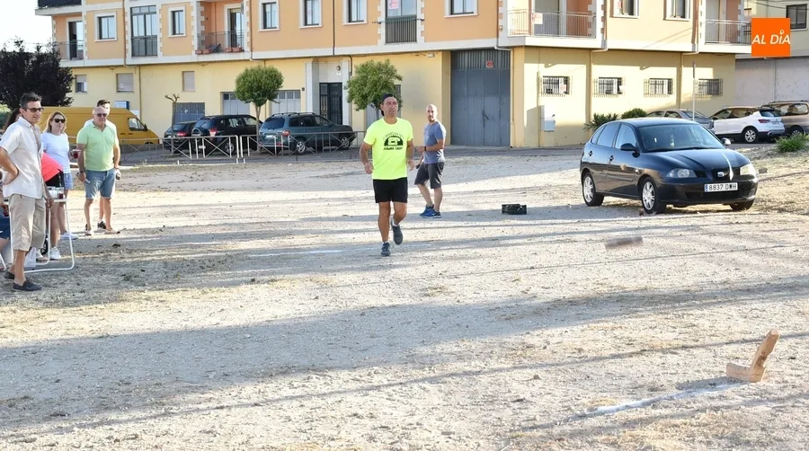 Foto 9 - El barrio de Las Canteras abre sus fiestas vecinales jugando a la calva