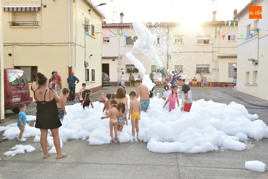 Foto 4 - Los ni&ntilde;os protagonizan el arranque de las fiestas de la Avenida de Espa&ntilde;a
