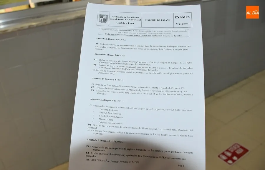 Foto 2 - Once alumnos afrontan la EBAU de julio con el sexo de los juguetes y los m&oacute;viles como temas iniciales