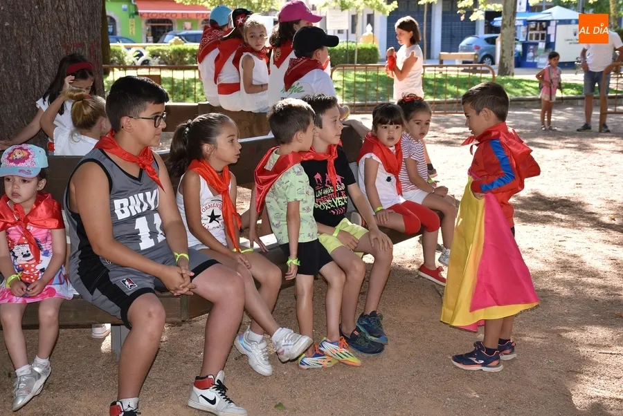 Foto 11 - Miembros del Equipo de Gobierno visitan &lsquo;Nos reciclamos en verano&rsquo;