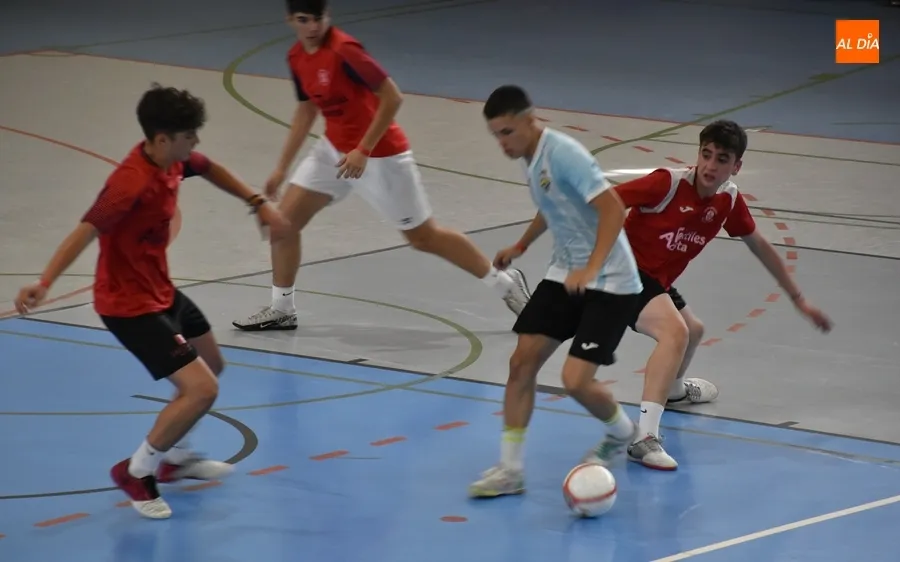Foto 9 - El calor marca el espectacular marat&oacute;n de partidos del Torneo 48 Horas del III Columnas