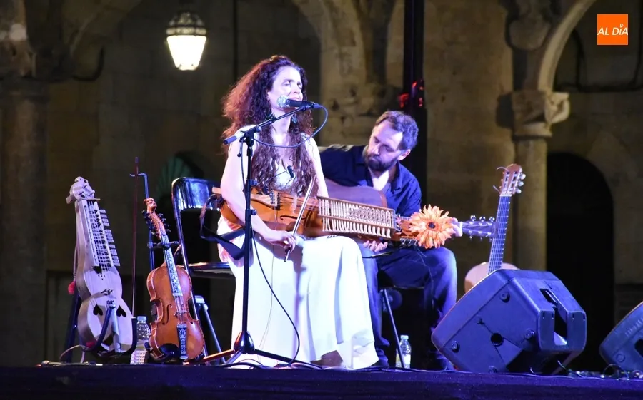 Foto 9 - Ana Alcaide clausura junto a su nyckelharpa las Noches de Cultura de la Diputaci&oacute;n