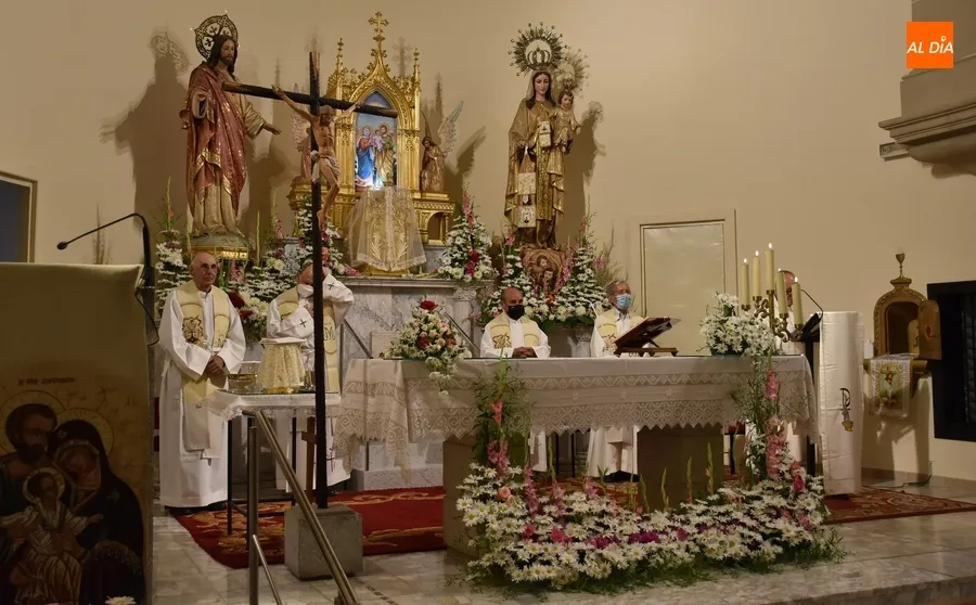 Foto 4 - Amplia asistencia de fieles a la celebraci&oacute;n del d&iacute;a grande de la Virgen del Carmen