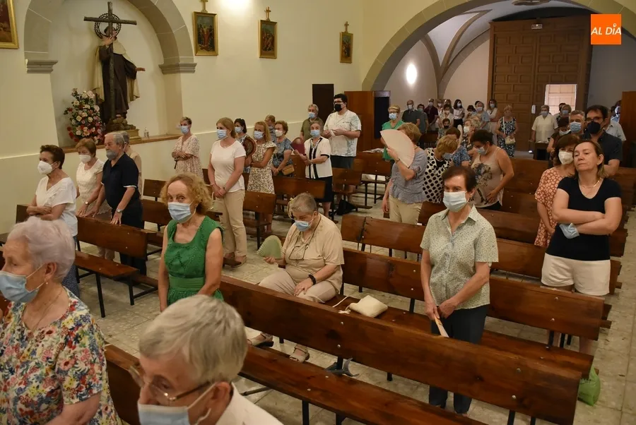 Foto 7 - Amplia asistencia de fieles a la celebraci&oacute;n del d&iacute;a grande de la Virgen del Carmen