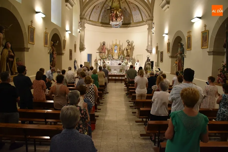 Foto 8 - Amplia asistencia de fieles a la celebraci&oacute;n del d&iacute;a grande de la Virgen del Carmen
